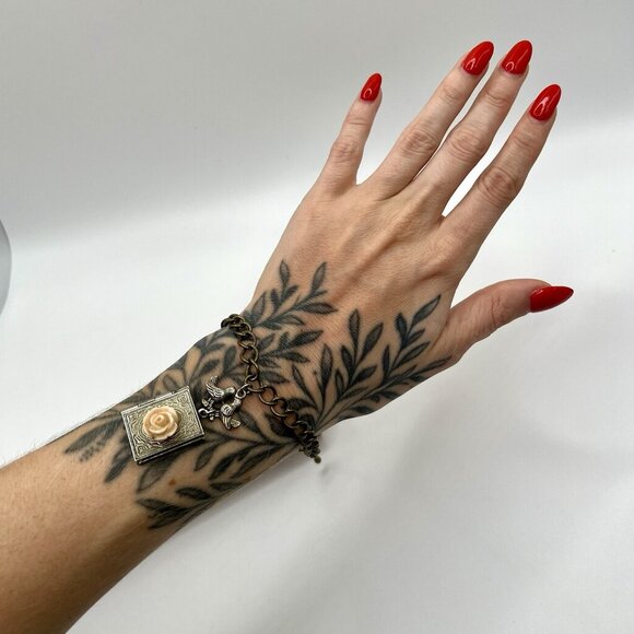 VTG Revival Love Birds Kissing Locket Rose Appliqué Bracelet Brass Tone Romantic - Picture 4 of 4